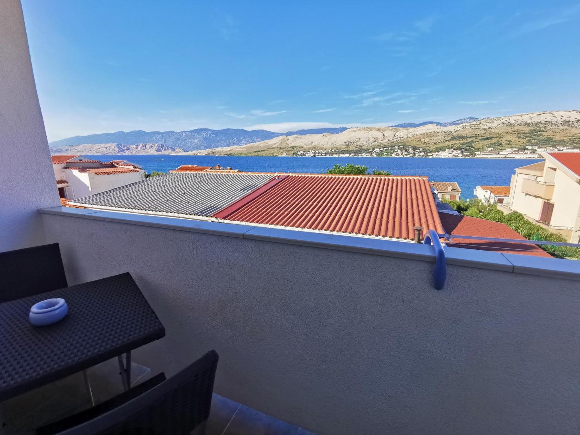 Laura'S Dream Appartments Паг Екстериор снимка